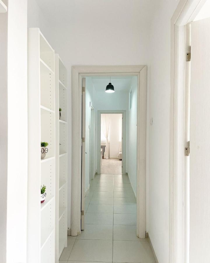 White Apartment Bukurešť Exteriér fotografie